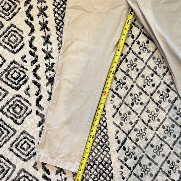 Old navy slim fit khaki pants - Picture 8 of 11